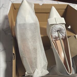 Chic White Women's Heels with Bow Accent